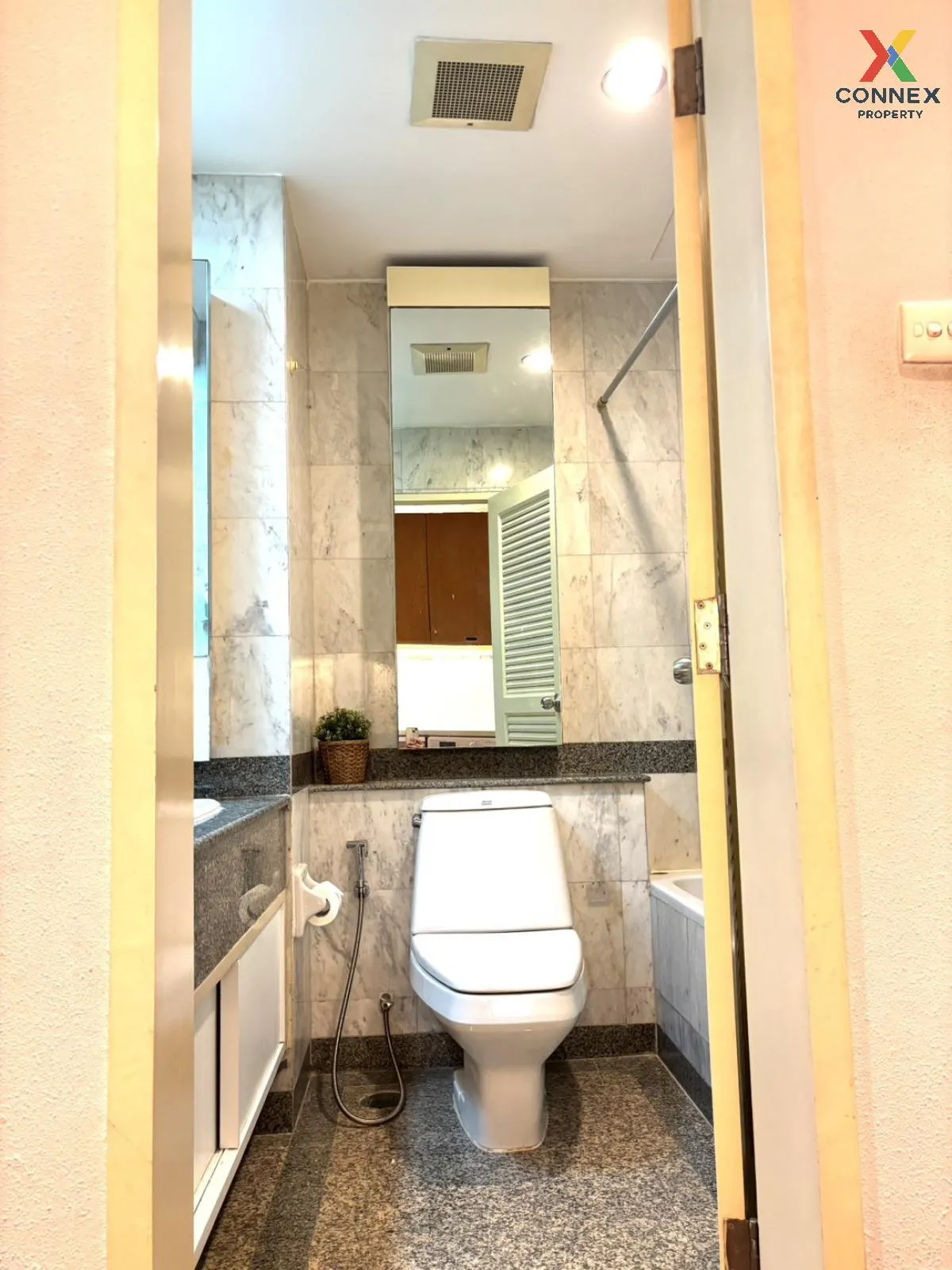 เช่าคอนโด  เพรสซิเดนท์ เพลส BTS-ชิดลม ลุมพินี เขต ปทุมวัน กรุงเทพ