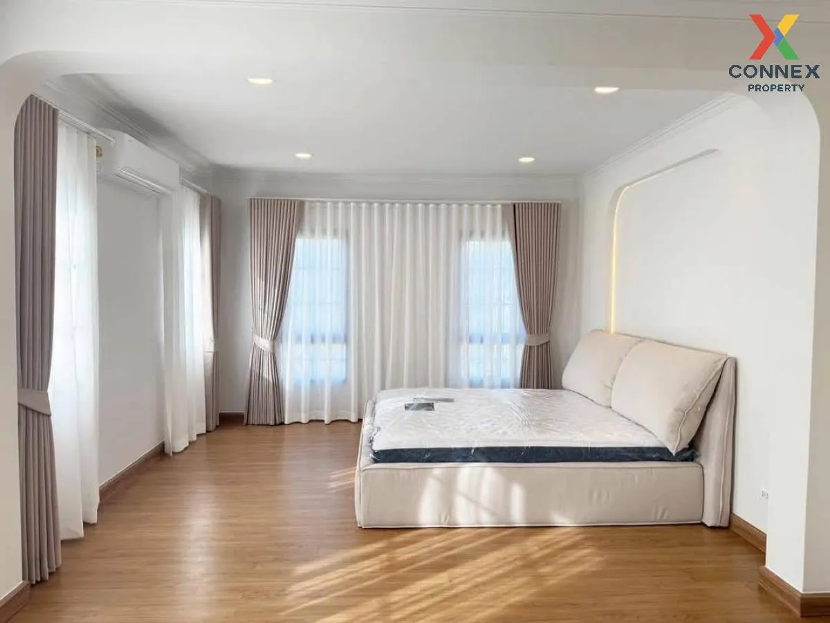 For Rent House , Centro Bangna , wide frontage , Bang Kaeo , Bang