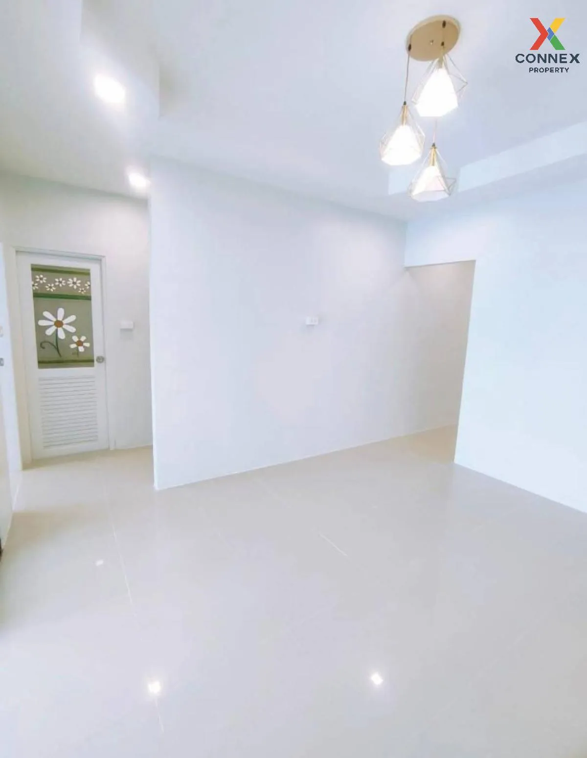 For Sale Townhouse/Townhome  , Baan Pawarisa Yokkrabat , corner u For Sale Townhouse/Townhome  , Baan Pawarisa Yokkrabat , corner u