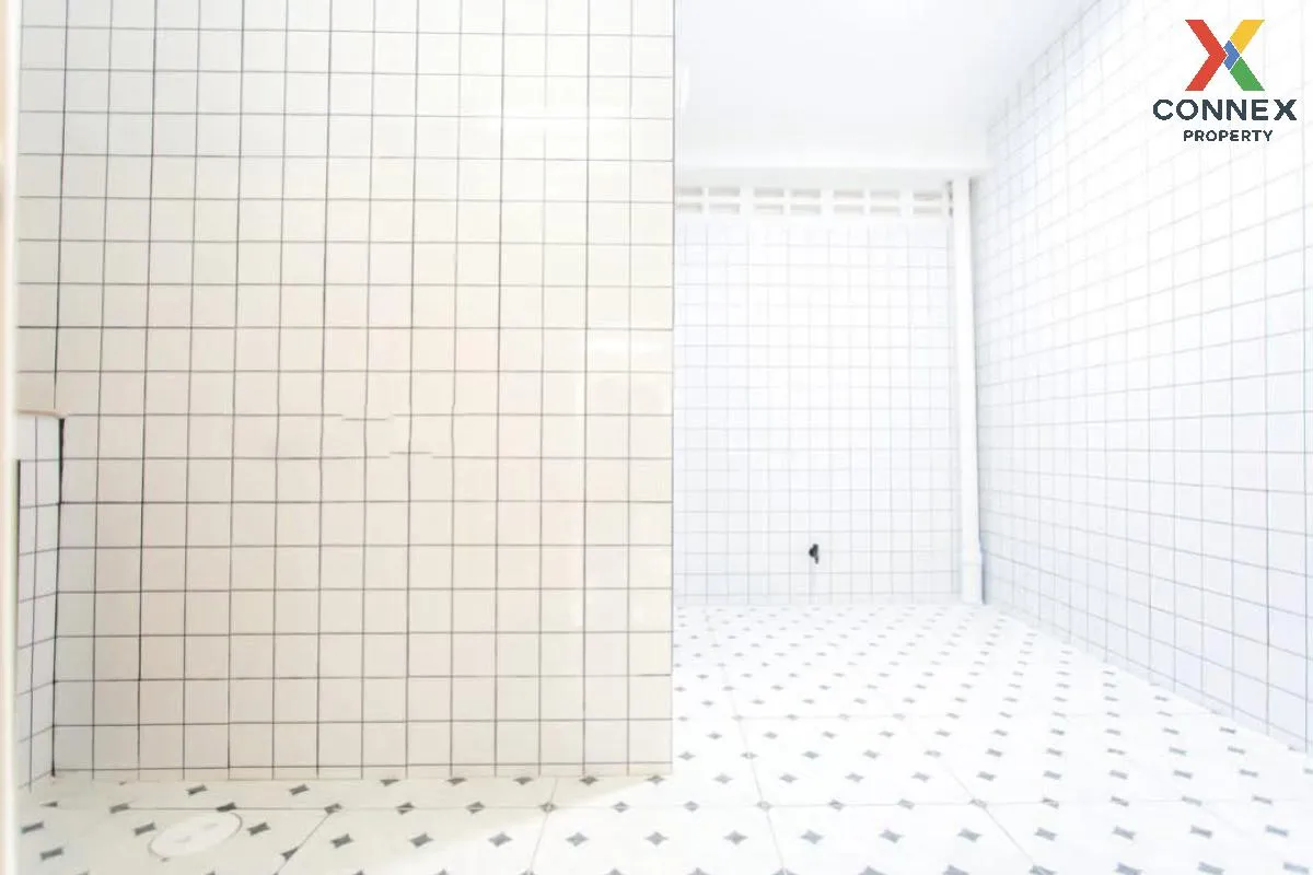 ขายอาคารพาณิชย์ 3 ชั้น 182 ตรม. กว้างมาก ๆ รีโนเวทใหม่ เขต บึงกุ่