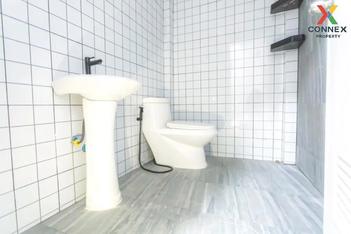 ขายอาคารพาณิชย์ 3 ชั้น 182 ตรม. กว้างมาก ๆ รีโนเวทใหม่ เขต บึงกุ่