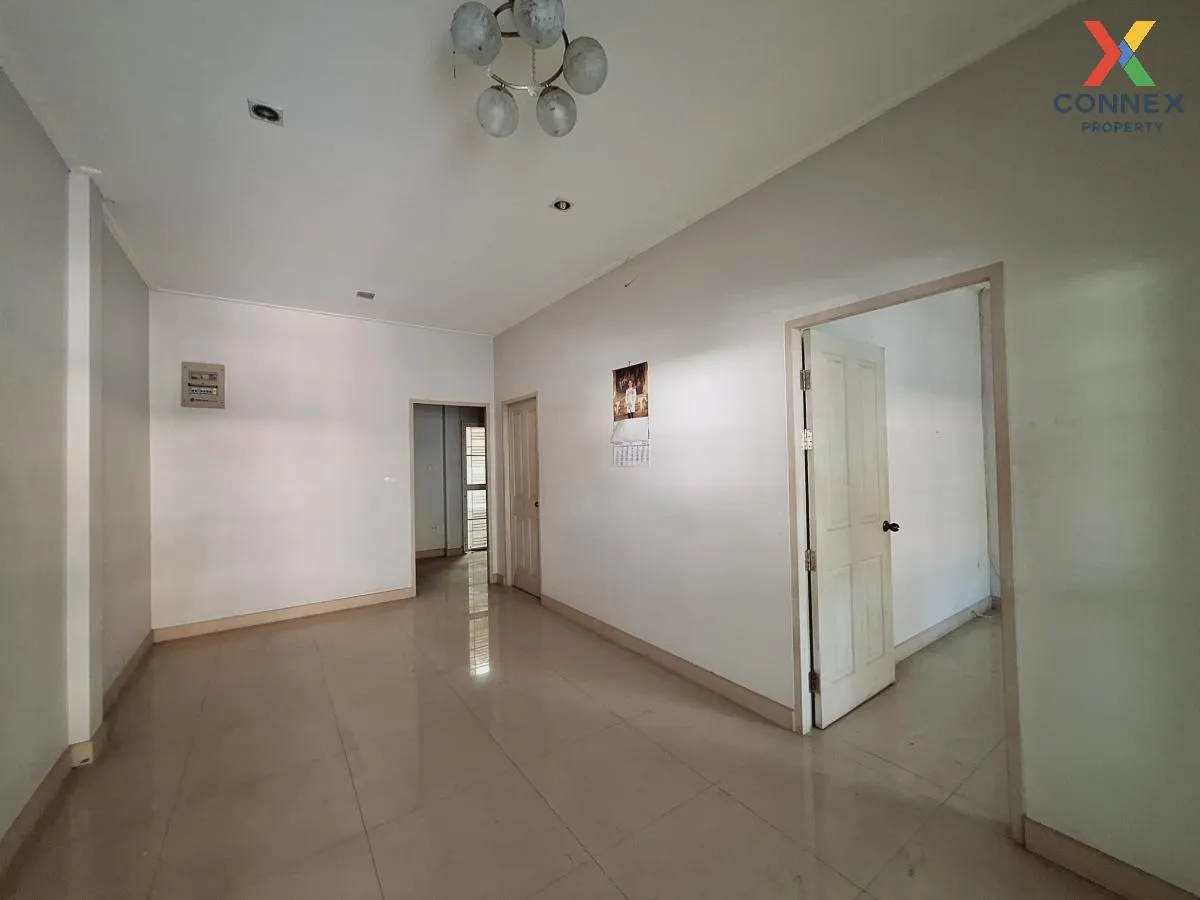 For Sale Townhouse/Townhome  , Nathawadee Bovina , Bo Win , Si Ra 3
