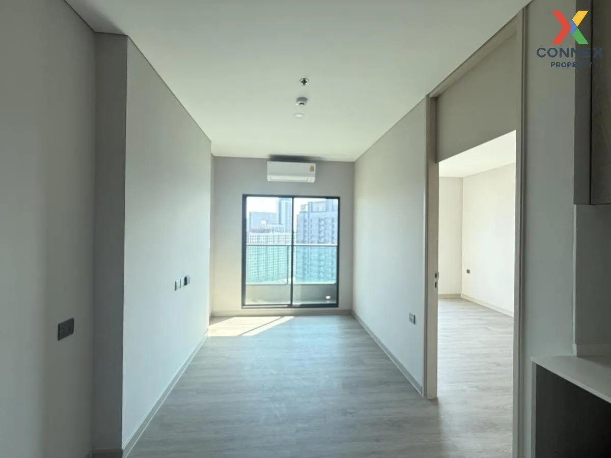 For Sale Condo , Lumpini Park Phahon 32 , nice view , high floor  For Sale Condo , Lumpini Park Phahon 32 , nice view , high floor  1