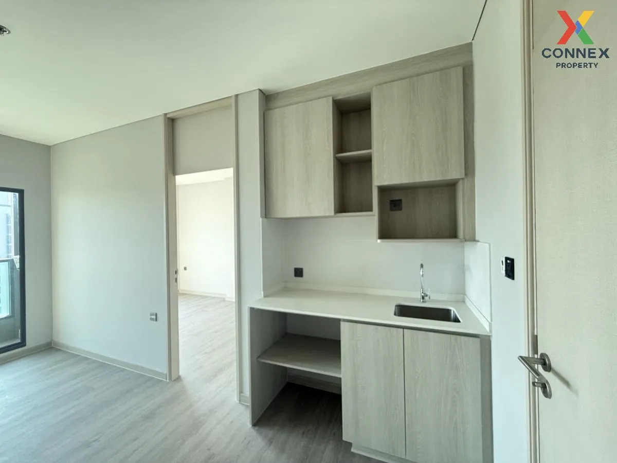 For Sale Condo , Lumpini Park Phahon 32 , nice view , high floor  For Sale Condo , Lumpini Park Phahon 32 , nice view , high floor  2