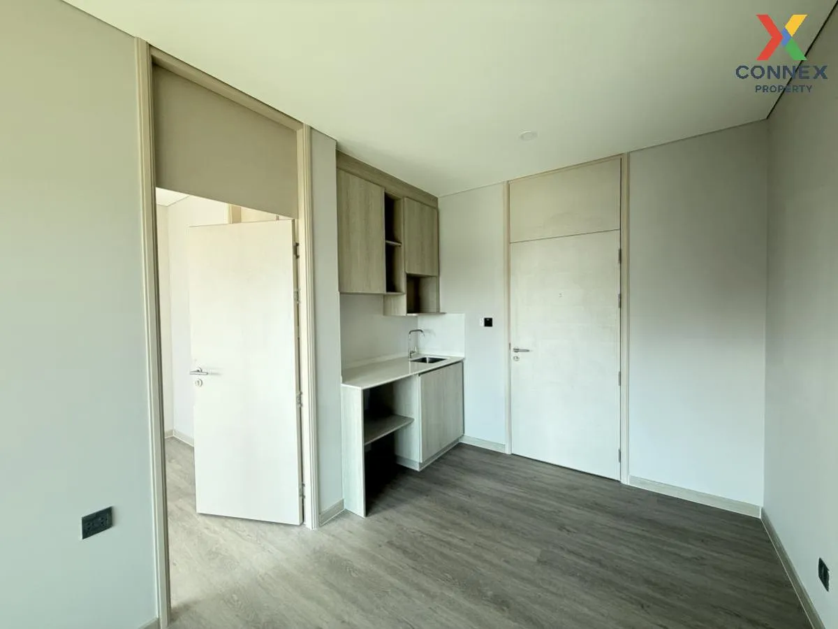 For Sale Condo , Lumpini Park Phahon 32 , nice view , high floor  For Sale Condo , Lumpini Park Phahon 32 , nice view , high floor  4