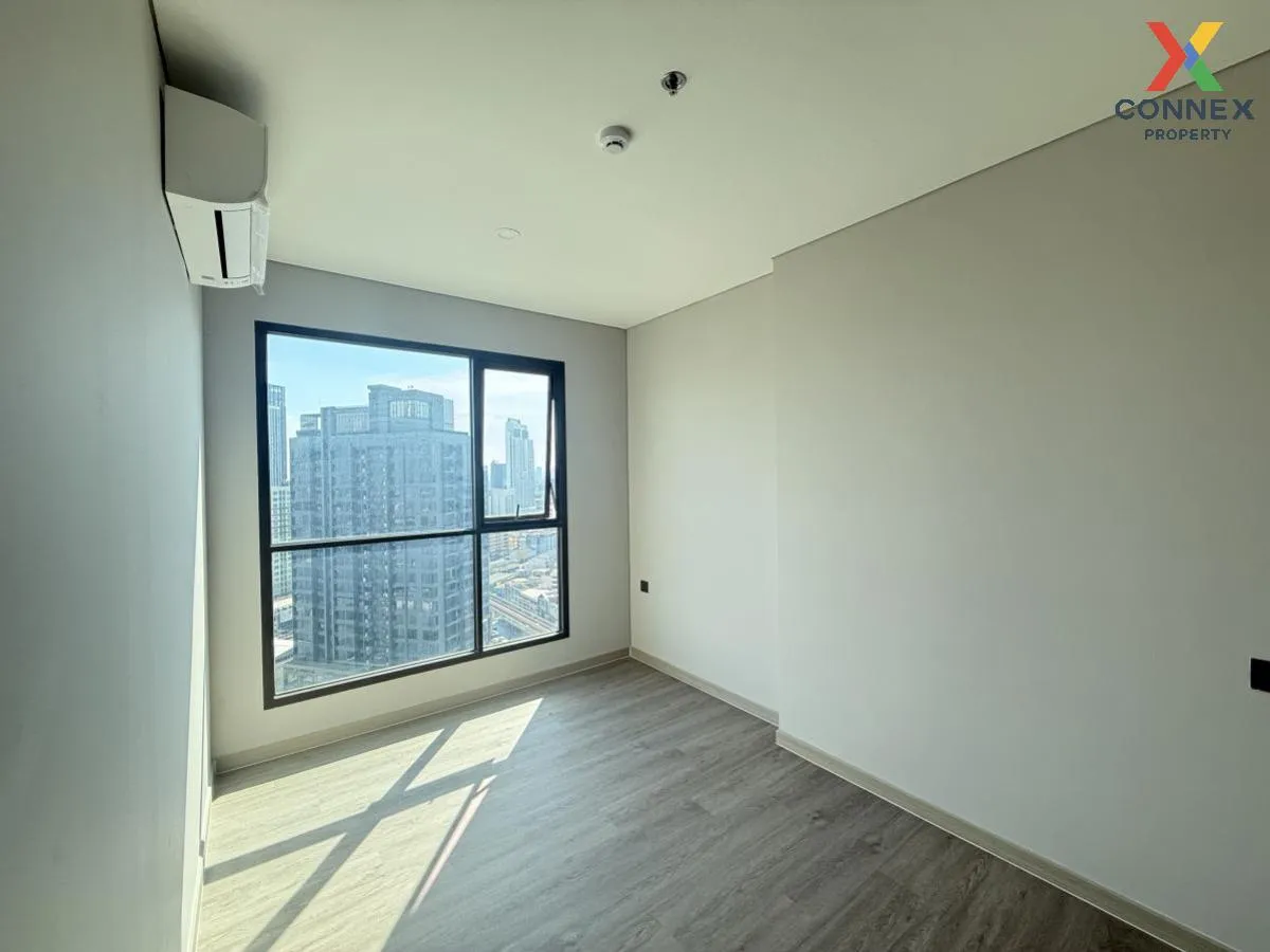 For Sale Condo , Lumpini Park Phahon 32 , nice view , high floor  For Sale Condo , Lumpini Park Phahon 32 , nice view , high floor