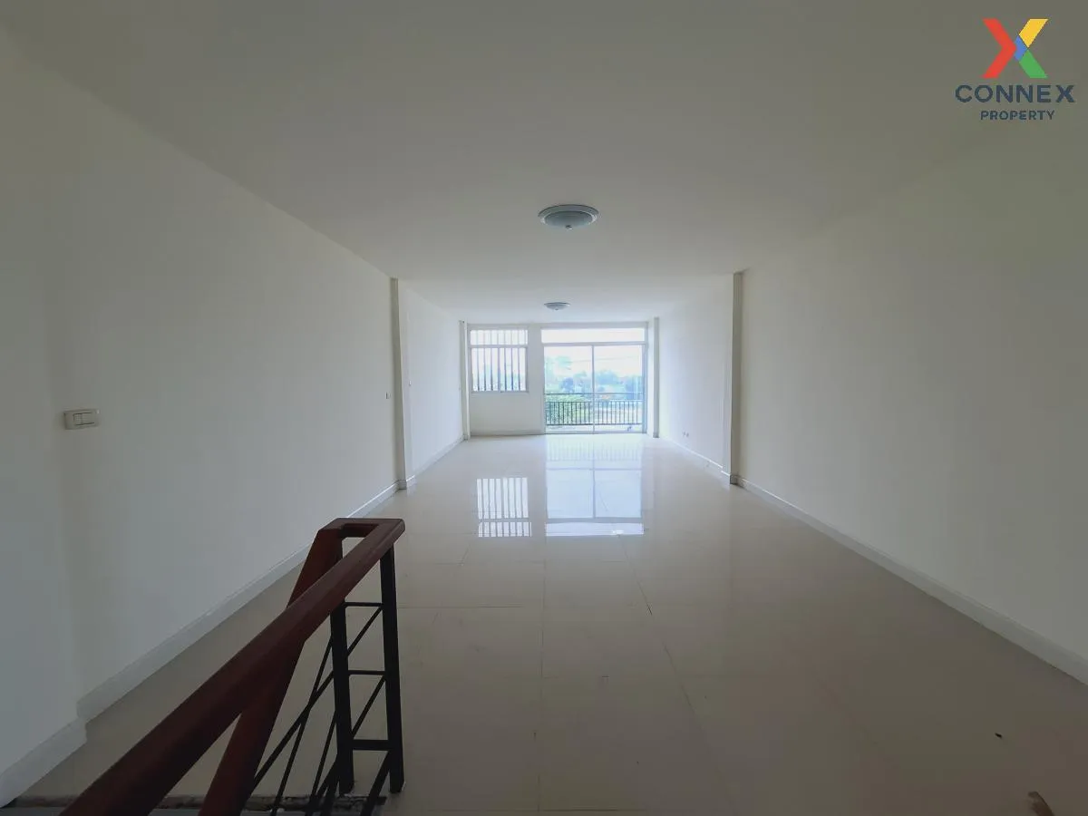 For Sale Commercial Building , The Living Sriracha , Surasak , Si