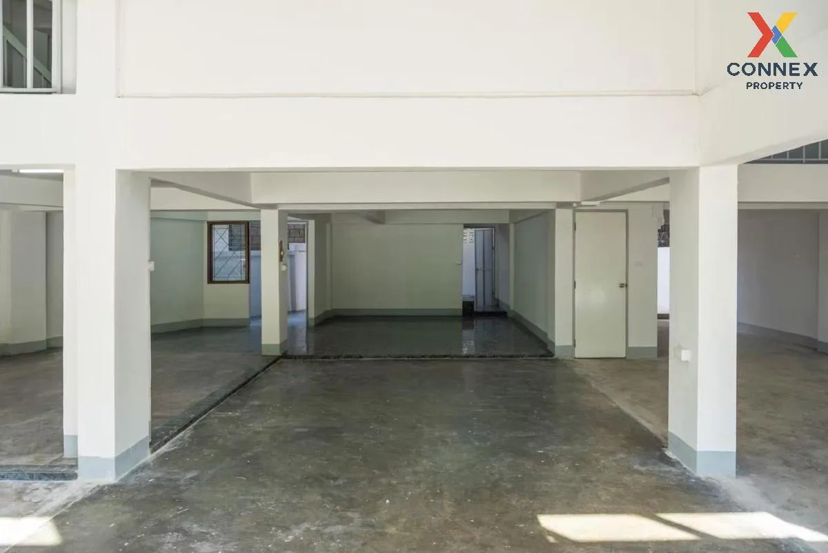 ขายอาคารพาณิชย์ 3 คูหา 3 ชั้นครึ่ง วัดเกต เมืองเชียงใหม่ เชียงใหม 2