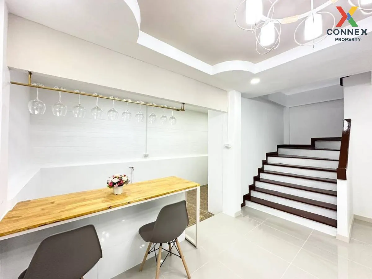 ขายทาวน์เฮ้าส์/ทาวน์โฮม  บ้านบัวทอง 4 บ้านกล้วย-ไทรน้อย รีโนเวทให