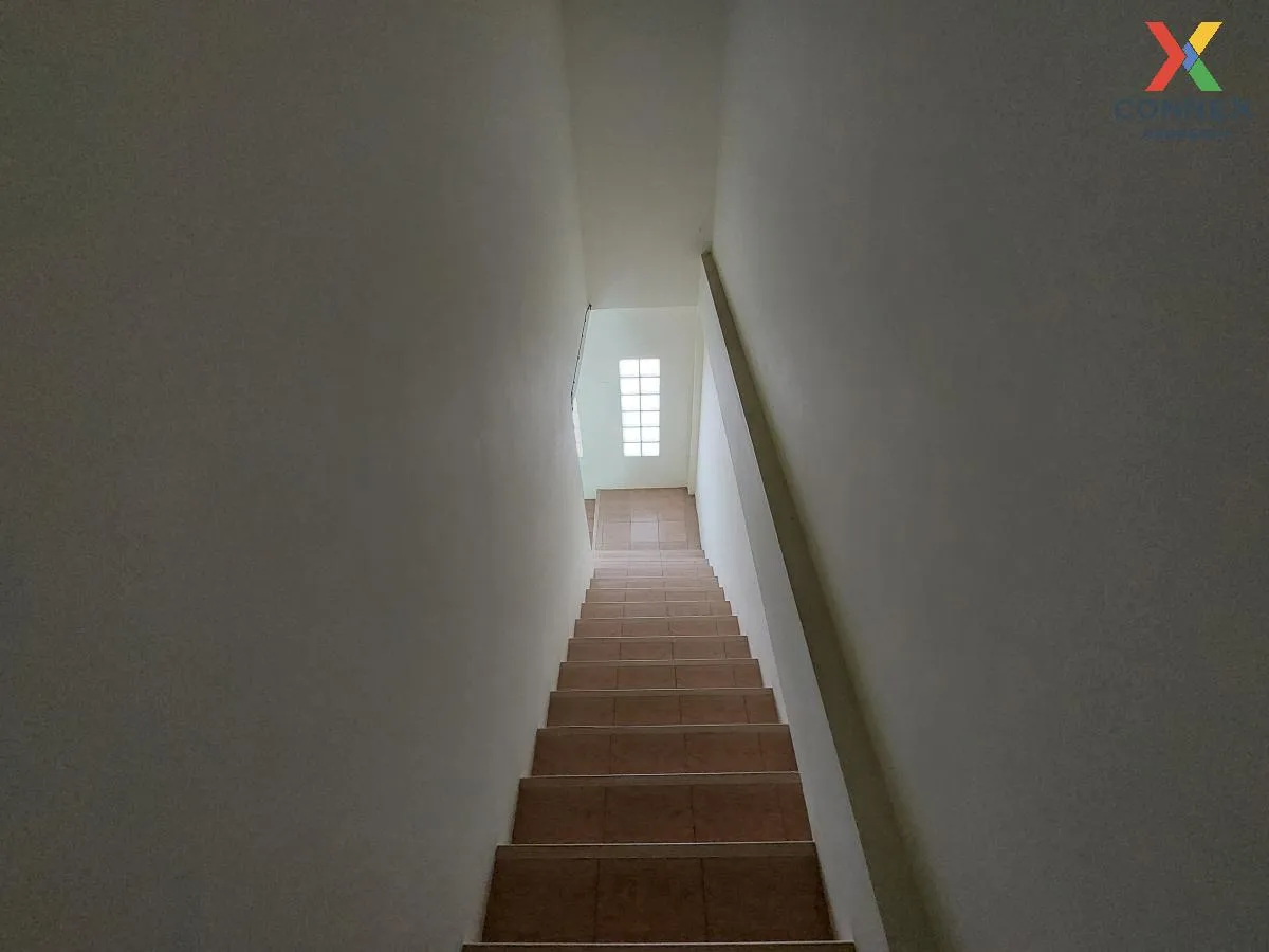 For Sale Townhouse/Townhome  , Sompratthana , corner unit , wide 