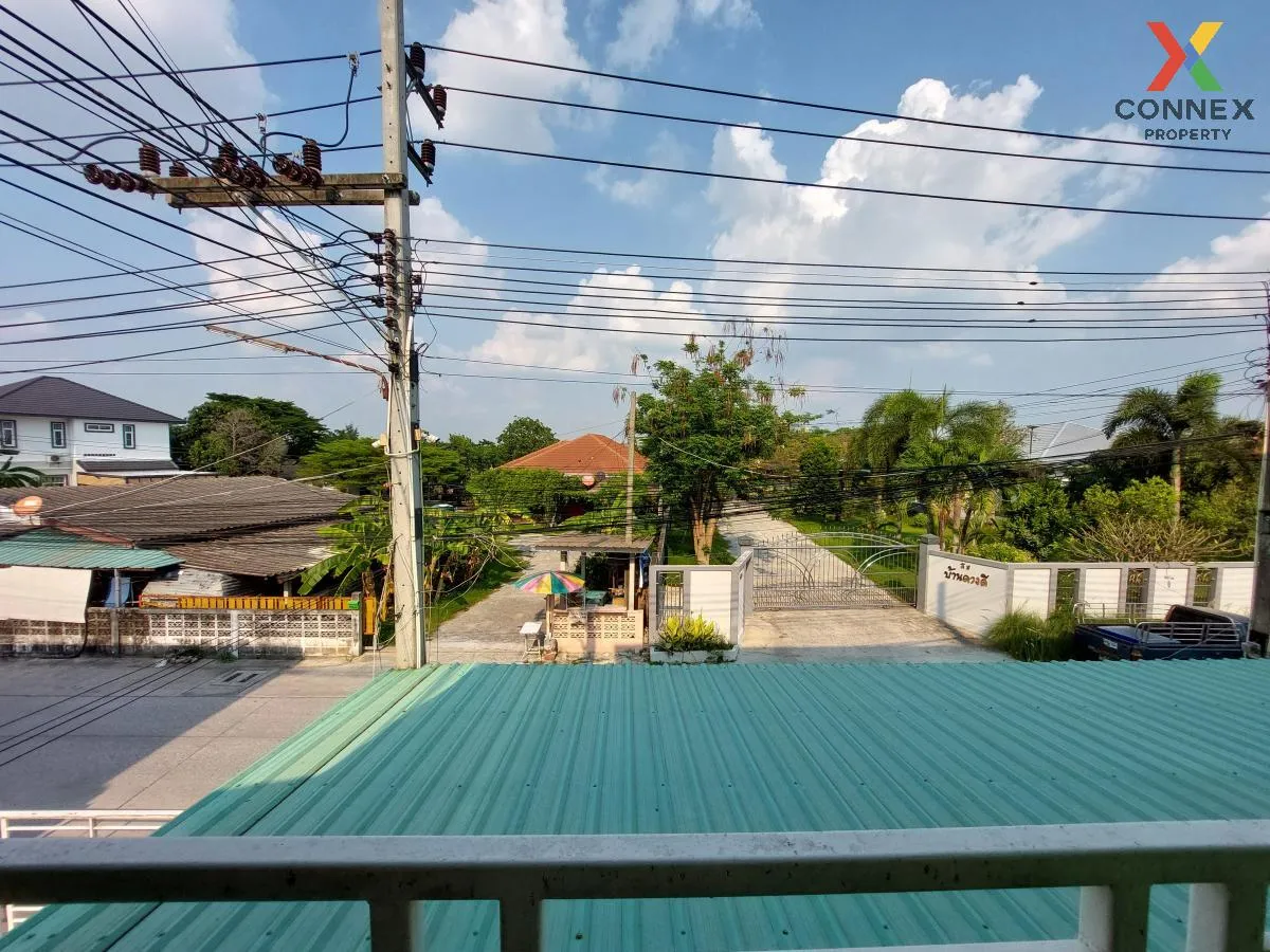 For Sale Townhouse/Townhome  , Sompratthana , corner unit , wide 