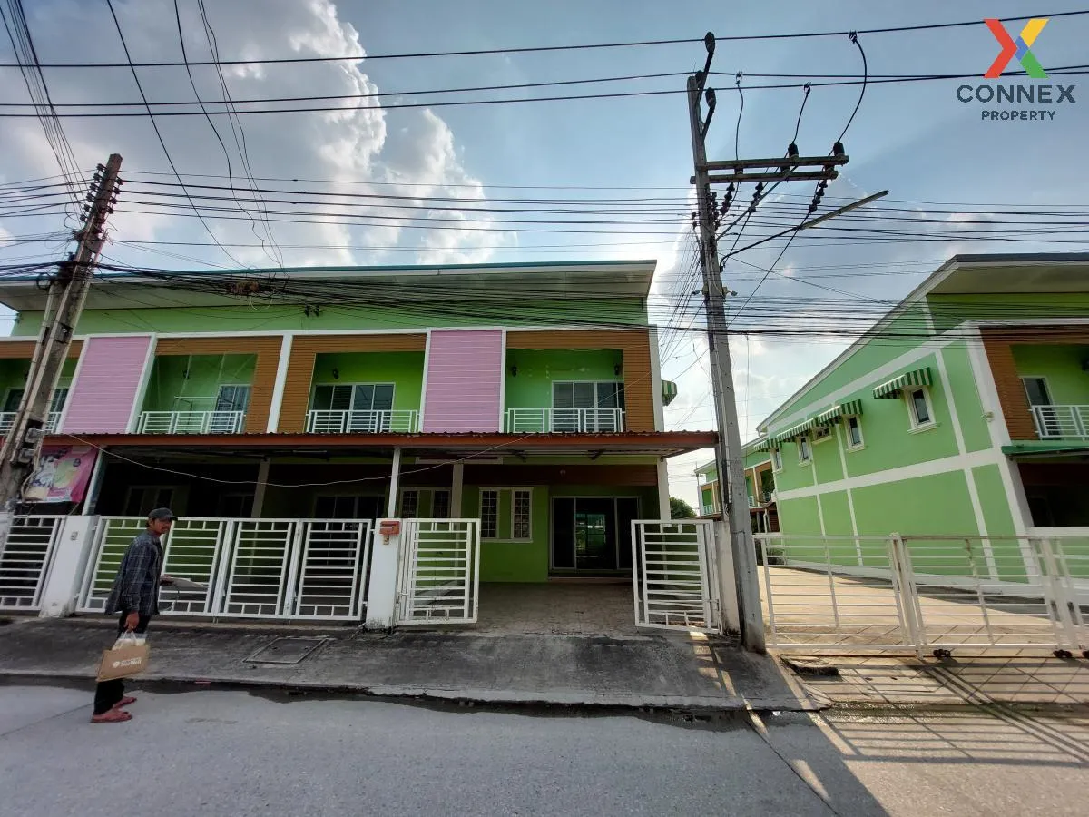 For Sale Townhouse/Townhome  , Sompratthana , corner unit , wide  1