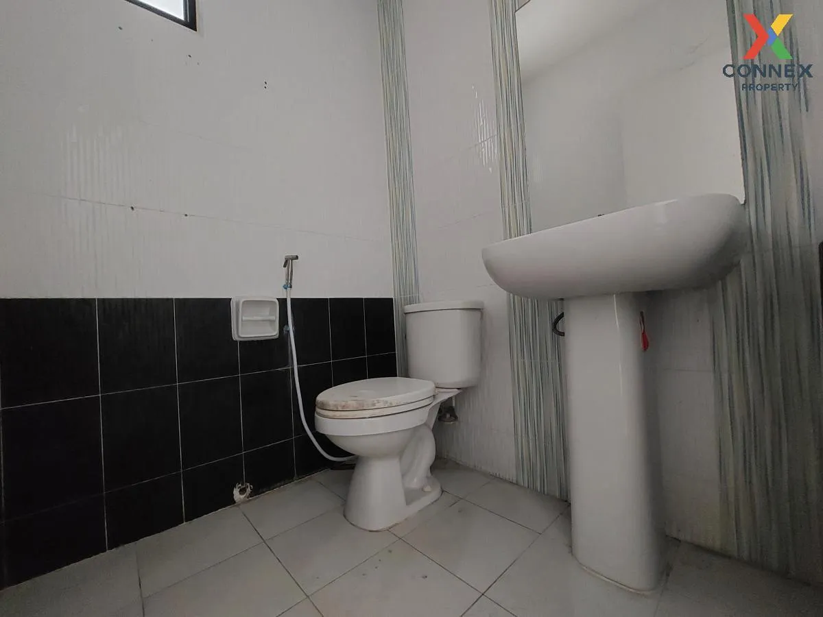 ขายทาวน์เฮ้าส์/ทาวน์โฮม  ไฮท์ ลิฟวิ่ง หนองกะขะ พานทอง ชลบุรี CX-1