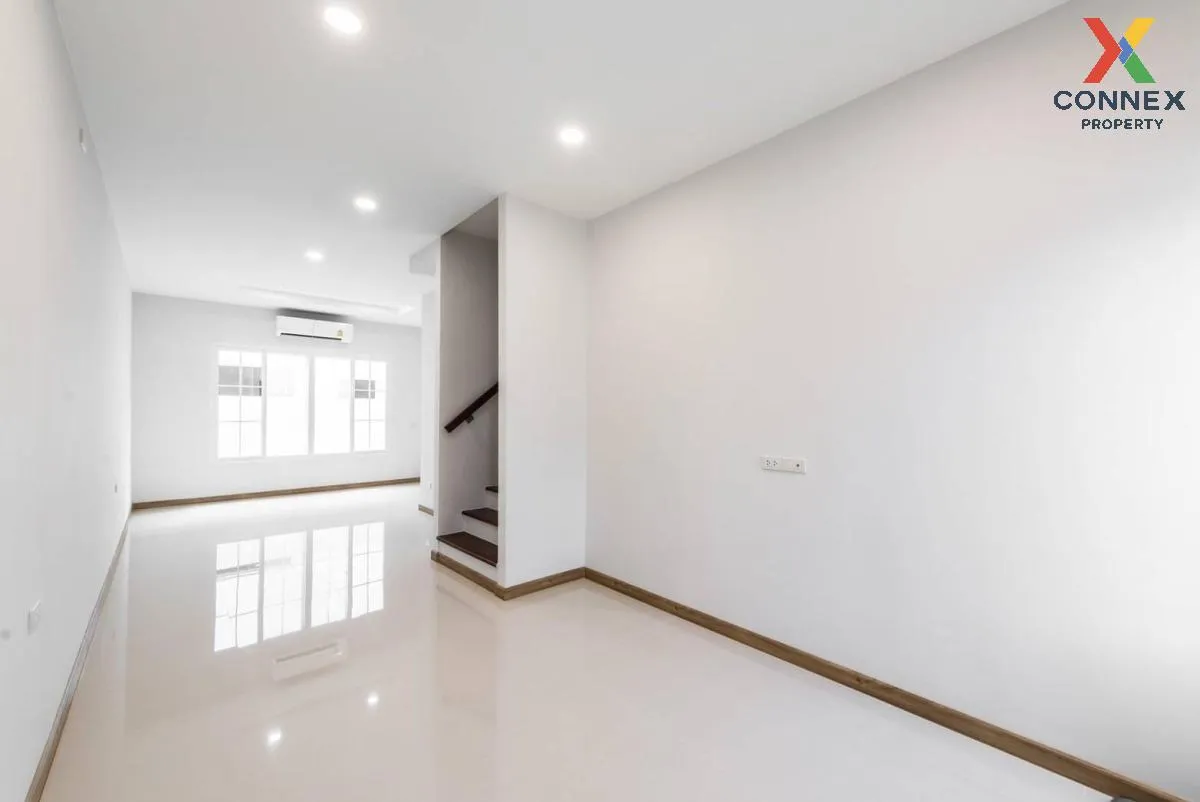 For Sale Townhouse/Townhome  , British Place Pinklao-Sai 5 , Bang For Sale Townhouse/Townhome  , British Place Pinklao-Sai 5 , Bang 2