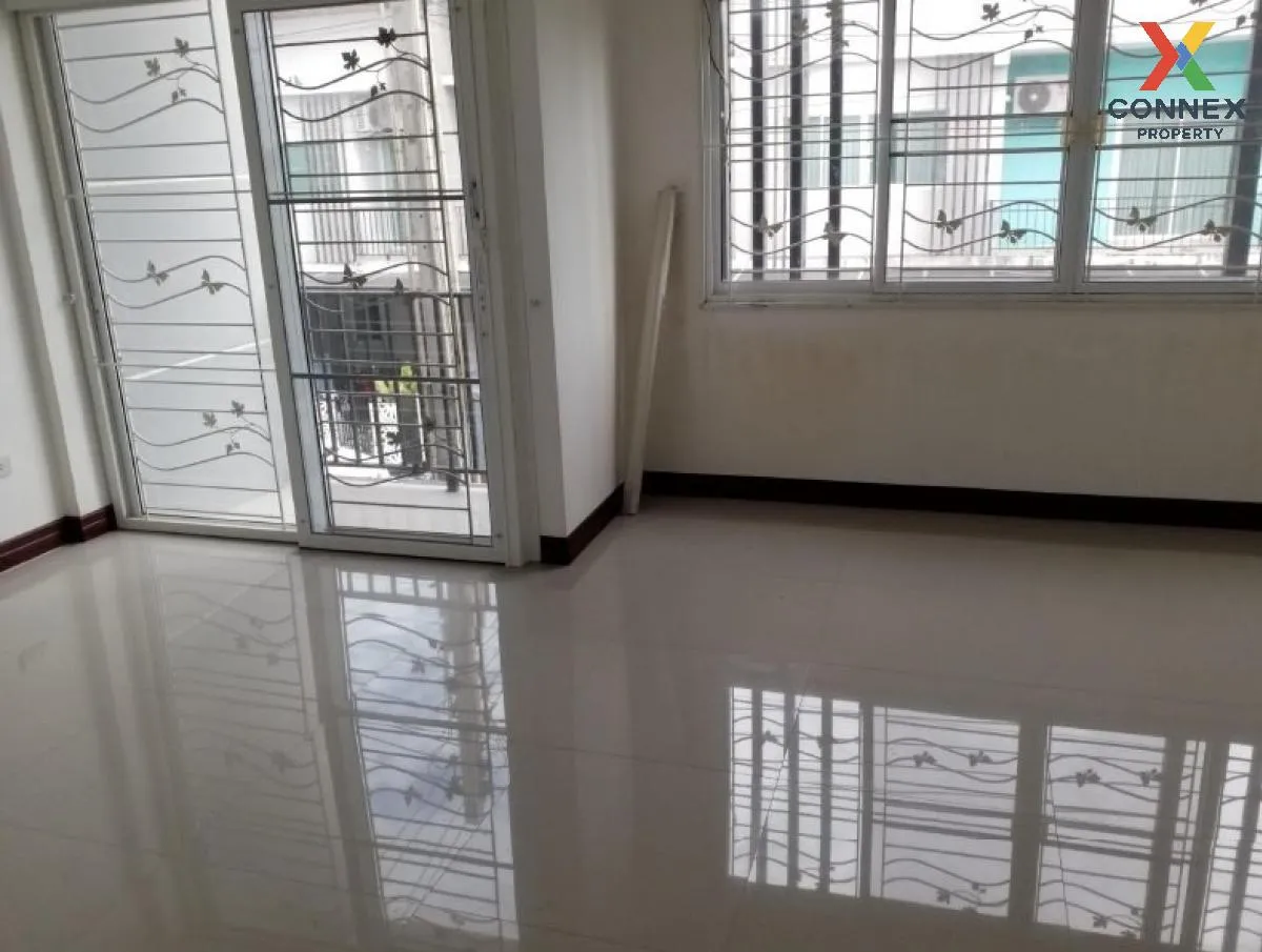 ขายทาวน์เฮ้าส์/ทาวน์โฮม  บ้านอุ่นไอรัก หนองไม้แดง-อมตะ หนองไม้แดง