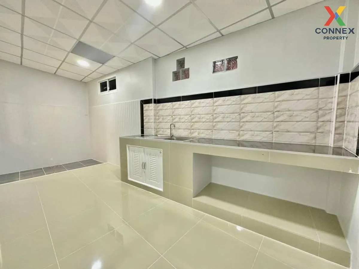 ขายทาวน์เฮ้าส์/ทาวน์โฮม  บ้านปิยวรารมย์ 1 รีโนเวทใหม่ บางบัวทอง บ