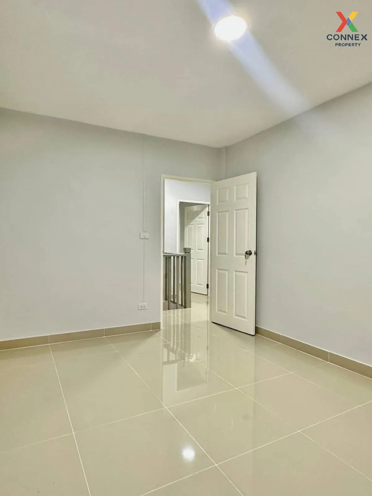 ขายทาวน์เฮ้าส์/ทาวน์โฮม  บ้านปิยวรารมย์ 1 รีโนเวทใหม่ บางบัวทอง บ