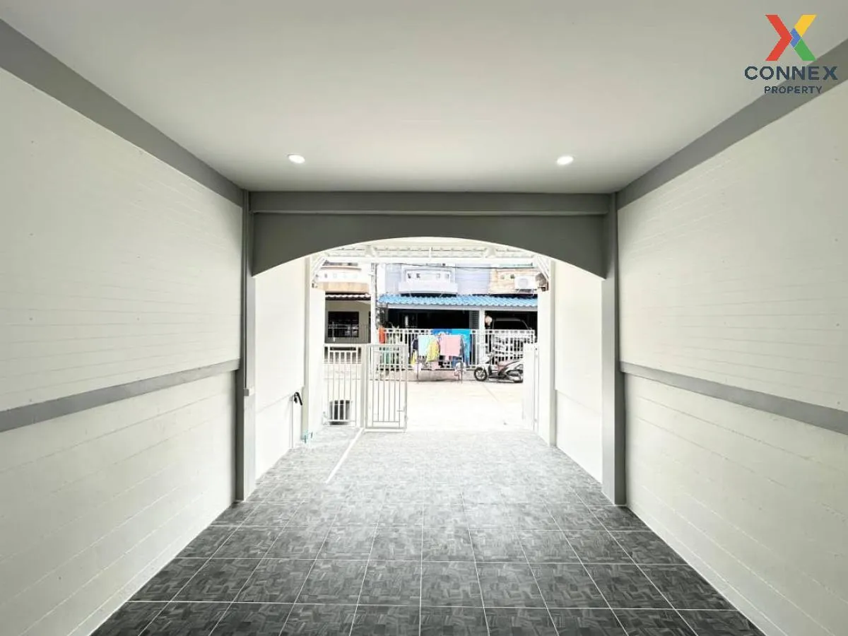 ขายทาวน์เฮ้าส์/ทาวน์โฮม  ปิยวรารมย์ 2 รีโนเวทใหม่ ไทรน้อย ไทรน้อย