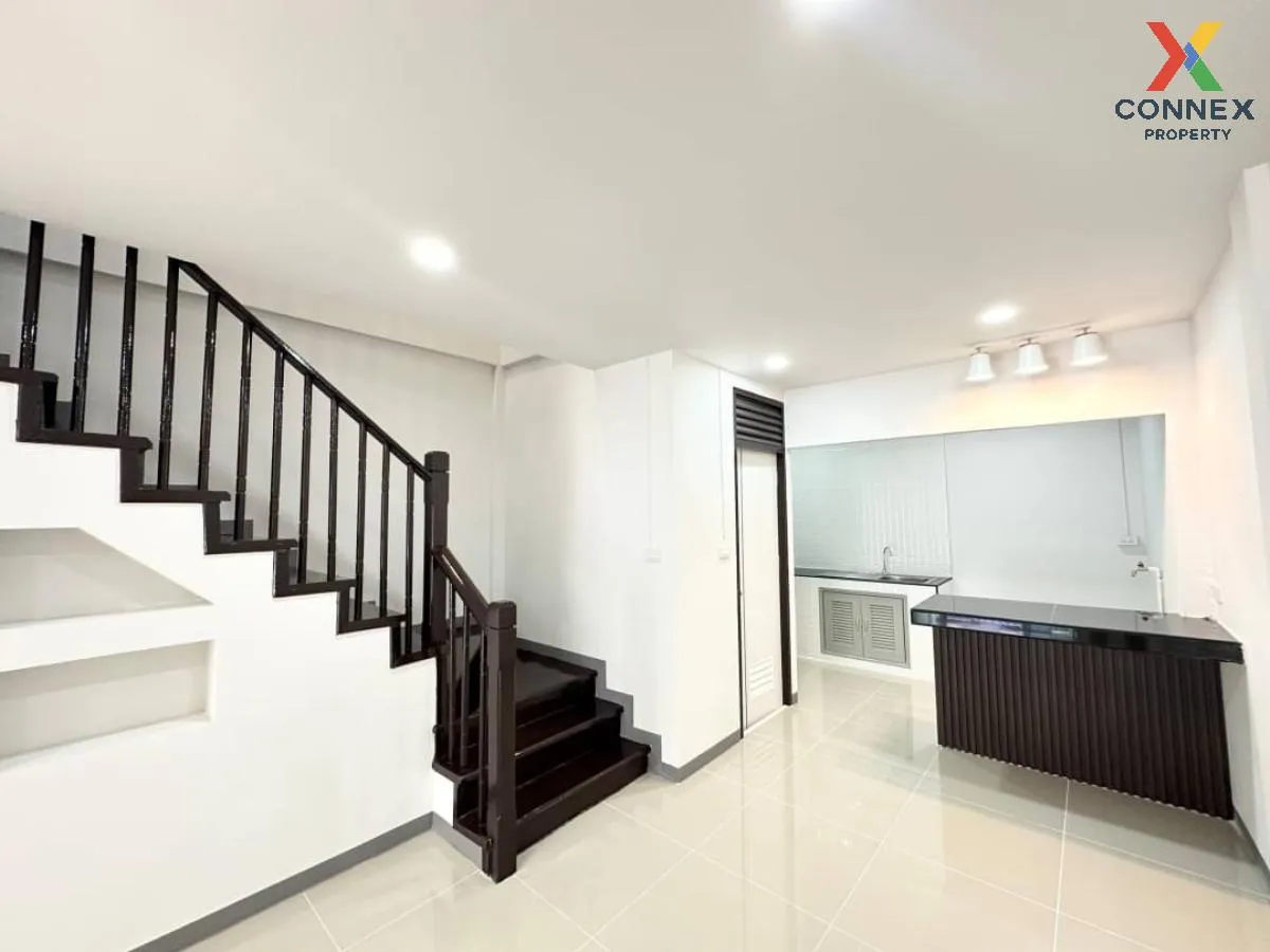 ขายทาวน์เฮ้าส์/ทาวน์โฮม  ปิยวรารมย์ 2 รีโนเวทใหม่ ไทรน้อย ไทรน้อย