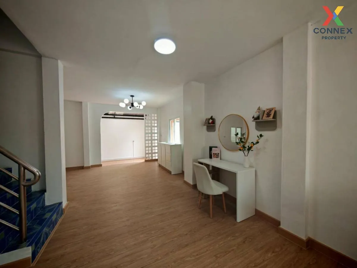 For Sale Townhouse/Townhome  , Feung Fah Villa 11 Phase 4 , corne For Sale Townhouse/Townhome  , Feung Fah Villa 11 Phase 4 , corne 4