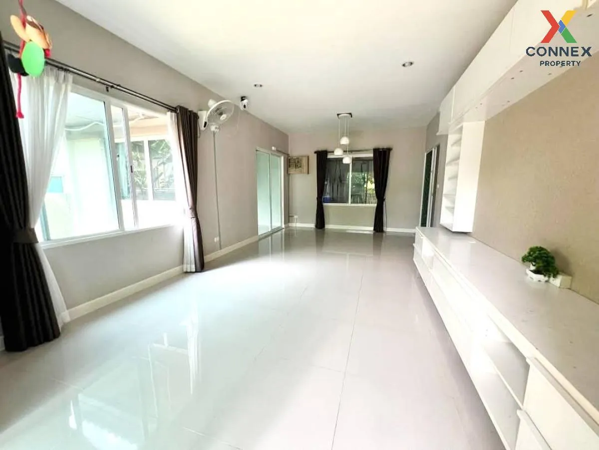For Sale House , Kanasiri Chaiyaphruek - Wongwaen , wide frontage