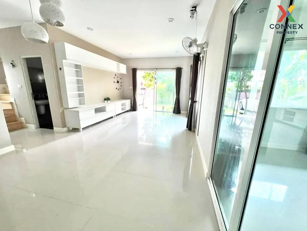 For Sale House , Kanasiri Chaiyaphruek - Wongwaen , wide frontage