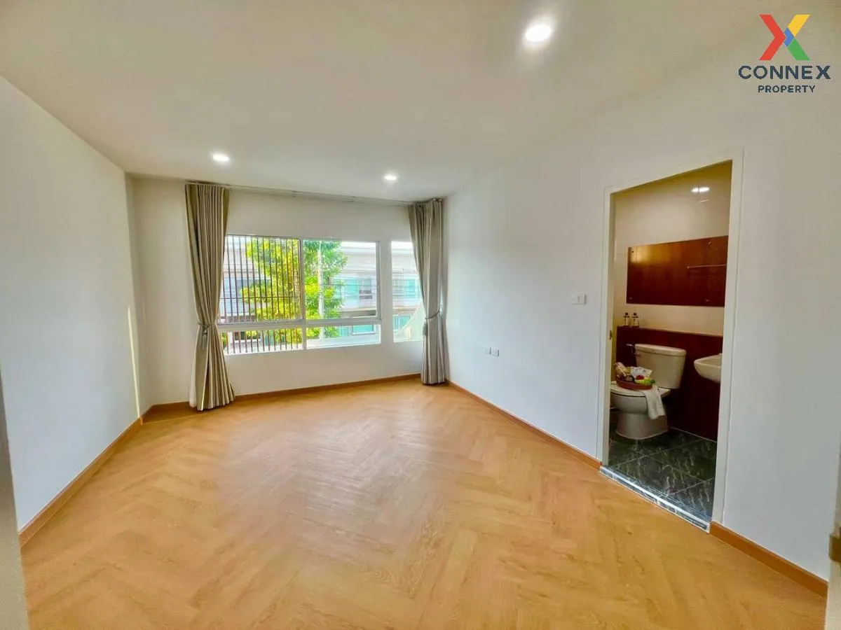 For Sale Townhouse/Townhome  , Indy Bangna Km.26 , newly renovate