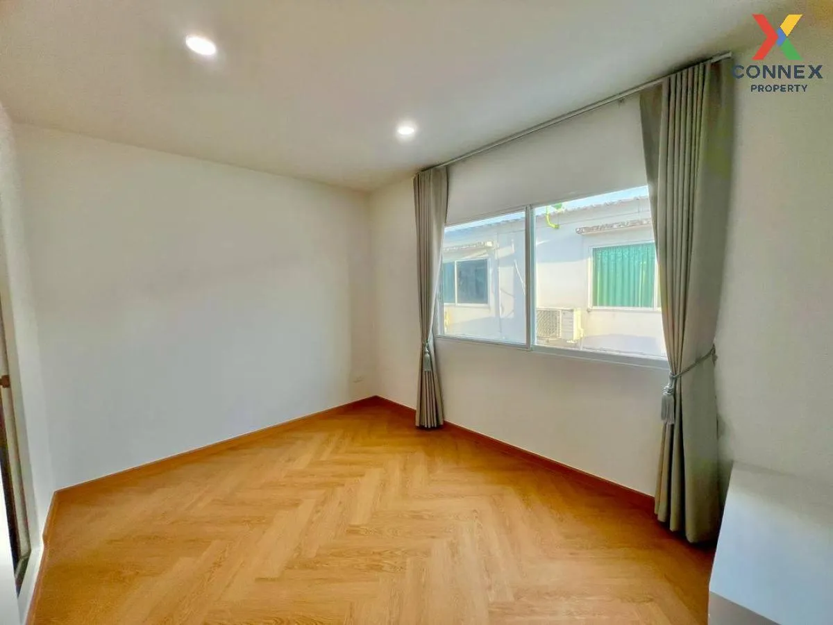 For Sale Townhouse/Townhome  , Indy Bangna Km.26 , newly renovate