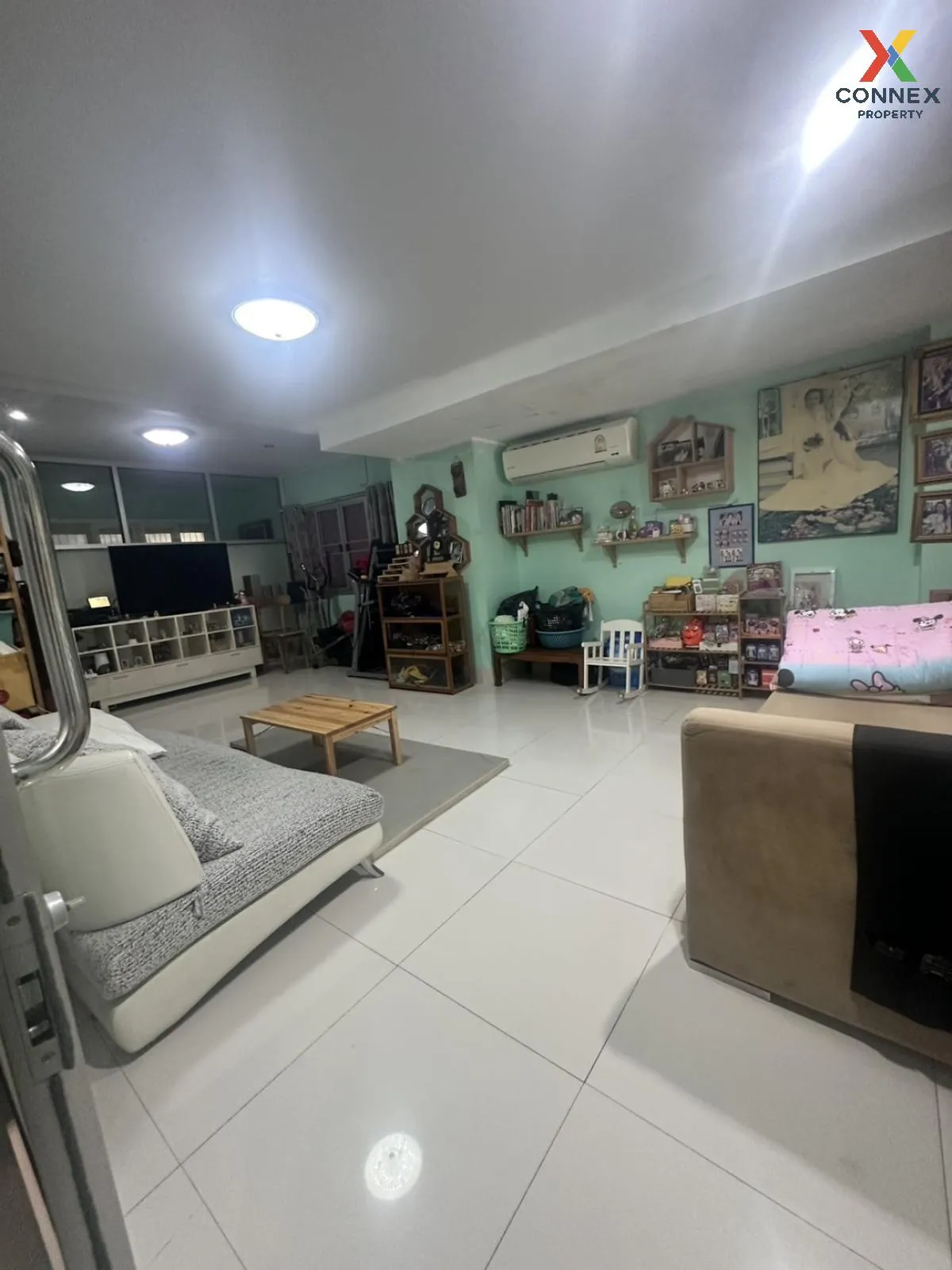 For Rent  3-storey commercial building, Tha Chang , Tha Chang , M For Rent  3-storey commercial building, Tha Chang , Tha Chang , M 3