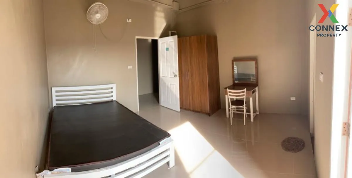 For Sale 3 - storey apartment 50 rooms 21 sq m per room Nakhon Pa