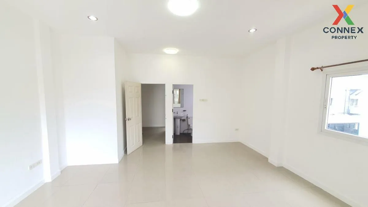 For Rent Townhouse/Townhome  , Home In Town Paholyothin 73 , BTS- For Rent Townhouse/Townhome  , Home In Town Paholyothin 73 , BTS-