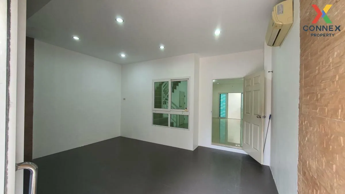 For Rent Townhouse/Townhome  , Home In Town Paholyothin 73 , BTS- For Rent Townhouse/Townhome  , Home In Town Paholyothin 73 , BTS-