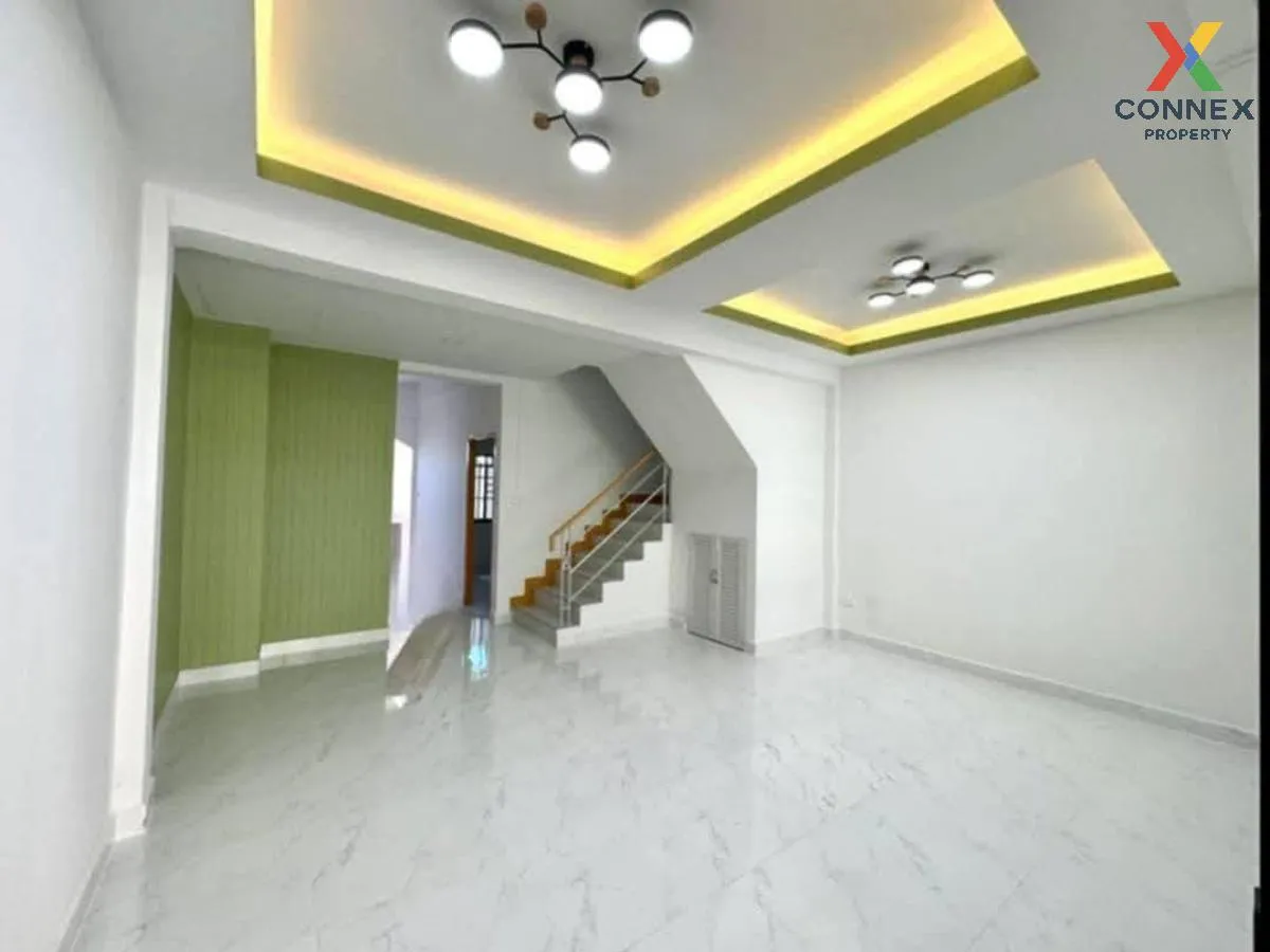 For Sale Townhouse/Townhome  , Baan Wasin Klong 9 , newly renovat 4