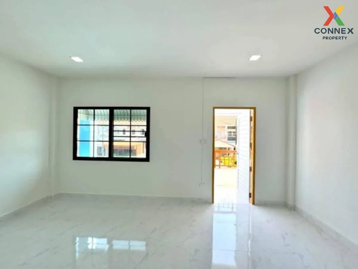 For Sale Townhouse/Townhome  , Baan Wasin Klong 9 , newly renovat