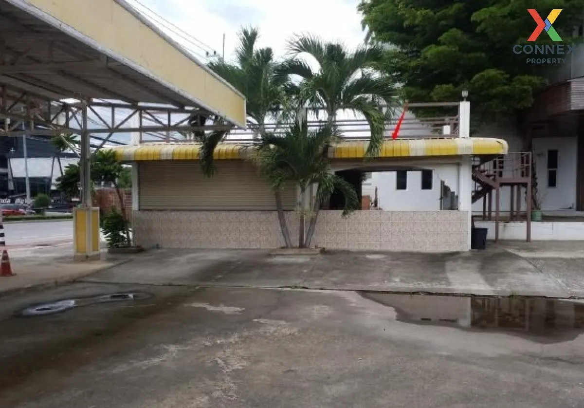 For Sale Hotel building golf driving range and sports complex 27 