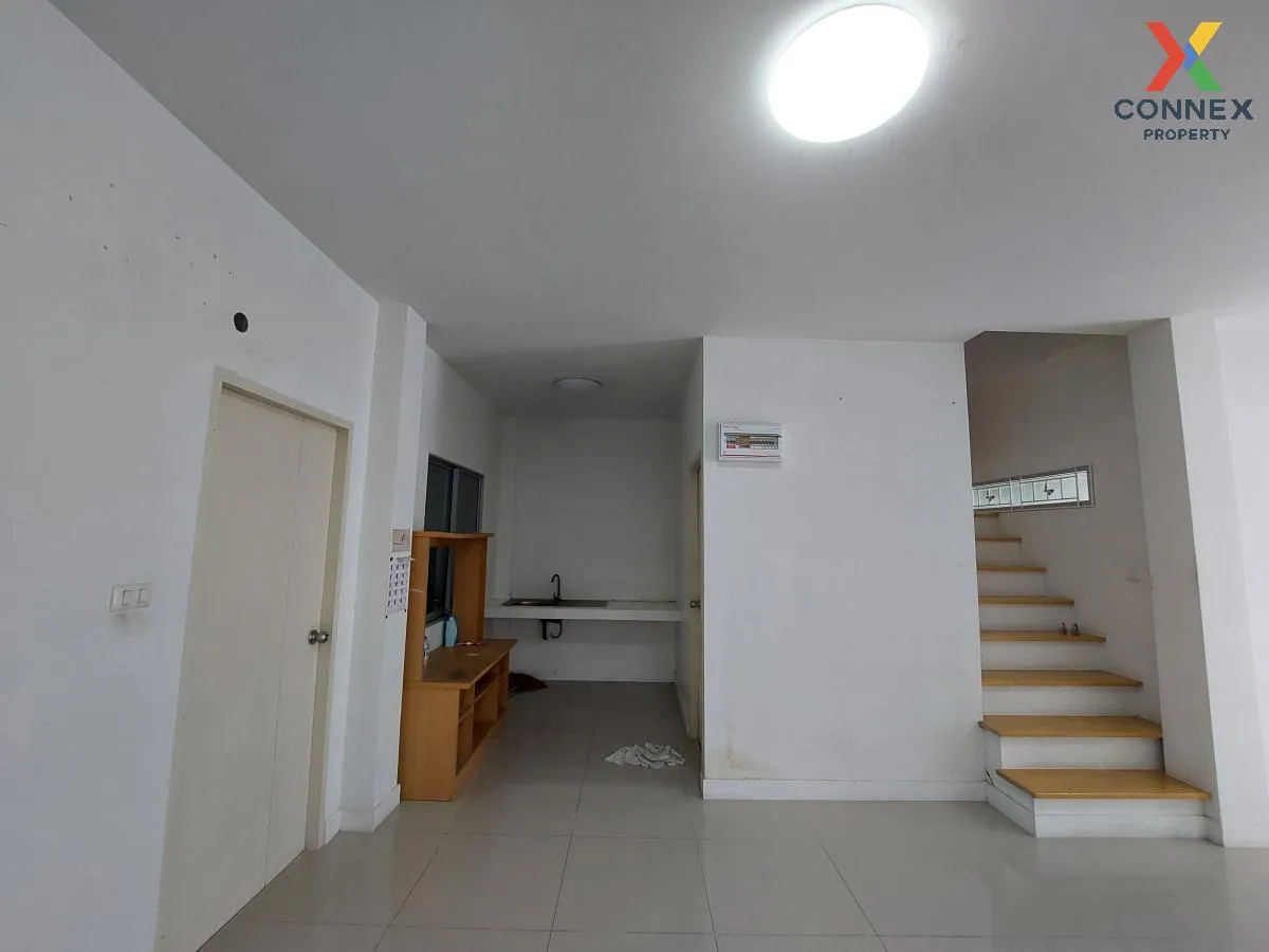 ขายทาวน์เฮ้าส์/ทาวน์โฮม  พรีซีโอ พลัสวัน อมตะนคร-หนองตำลึง ห้องมุ