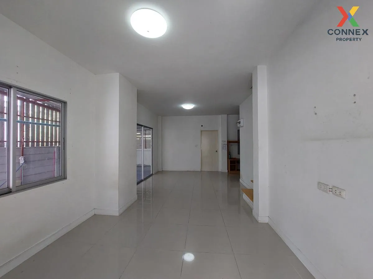 ขายทาวน์เฮ้าส์/ทาวน์โฮม  พรีซีโอ พลัสวัน อมตะนคร-หนองตำลึง ห้องมุ 4