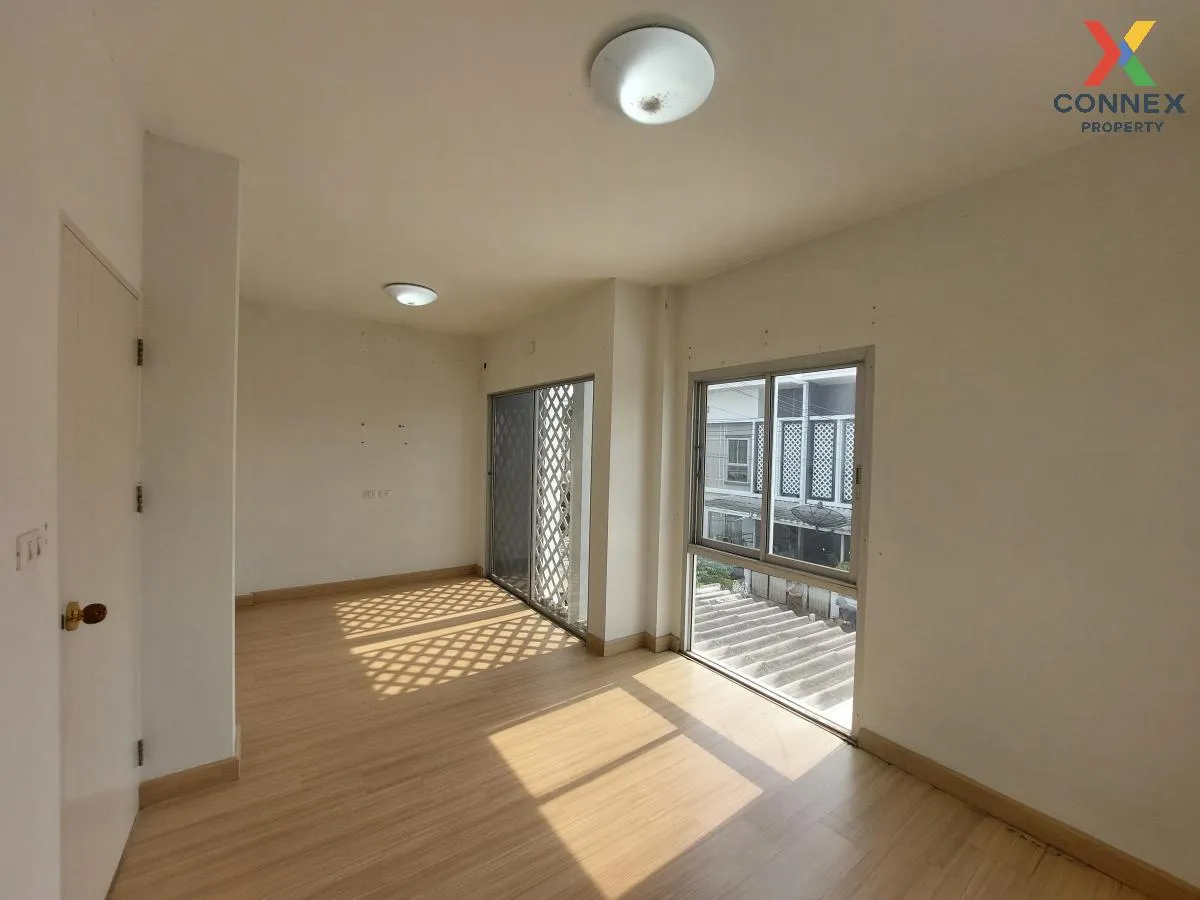 ขายทาวน์เฮ้าส์/ทาวน์โฮม  พรีซีโอ พลัสวัน อมตะนคร-หนองตำลึง ห้องมุ