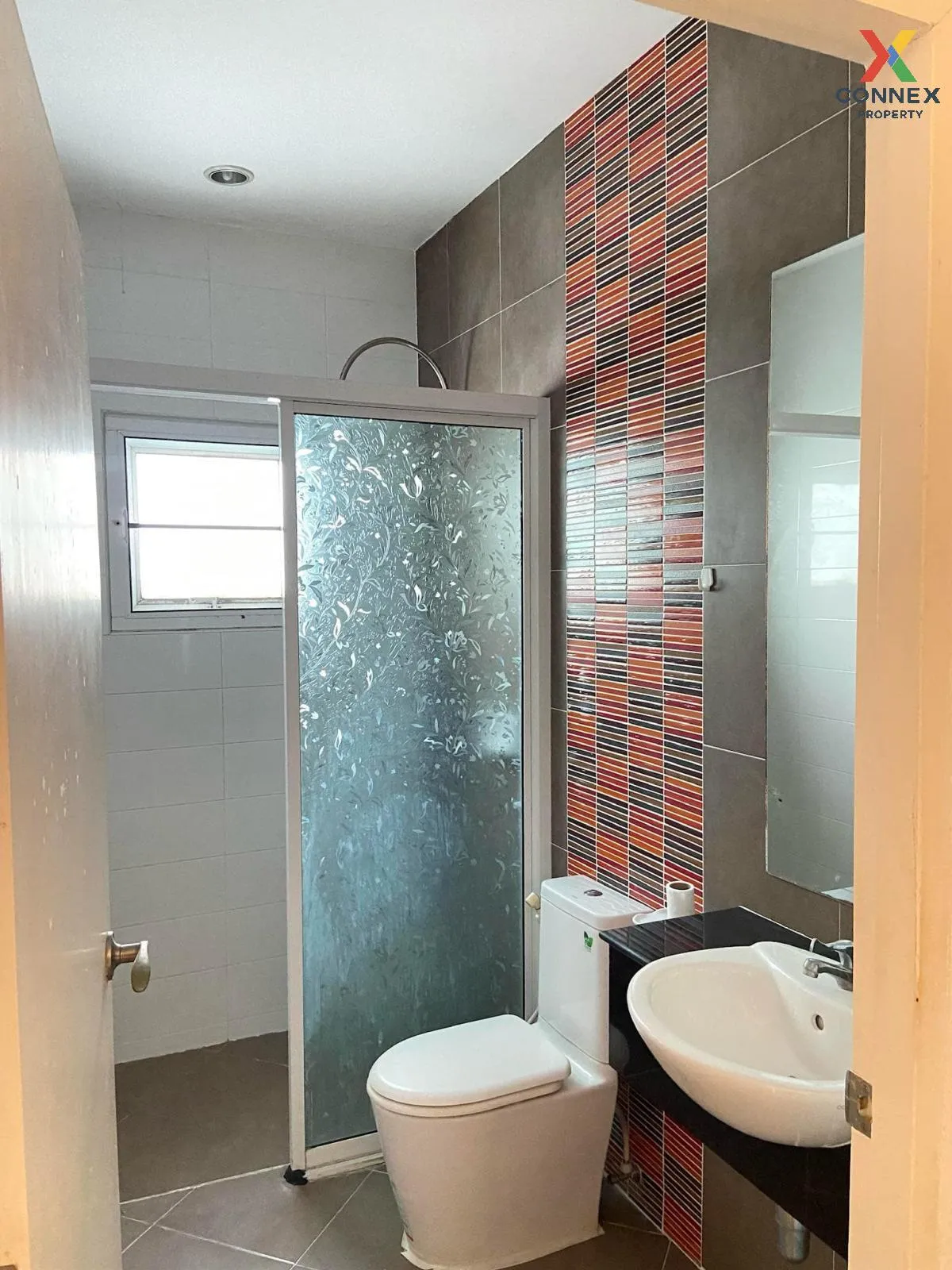 ขายบ้าน  ไฮท์ ลิฟวิ่ง หน้ากว้าง หนองกะขะ พานทอง ชลบุรี CX-119738