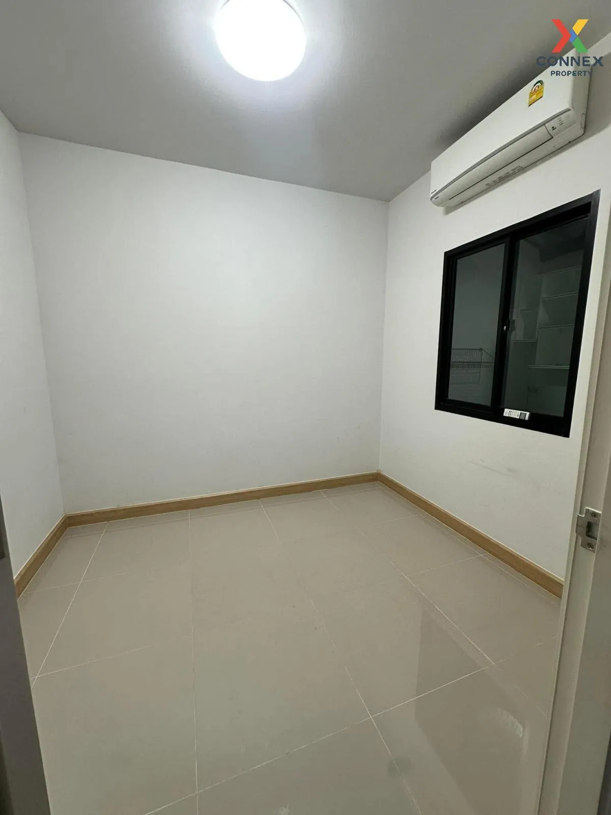 For Sale Townhouse/Townhome  , The Ricco Town Outering-Hathairat  4