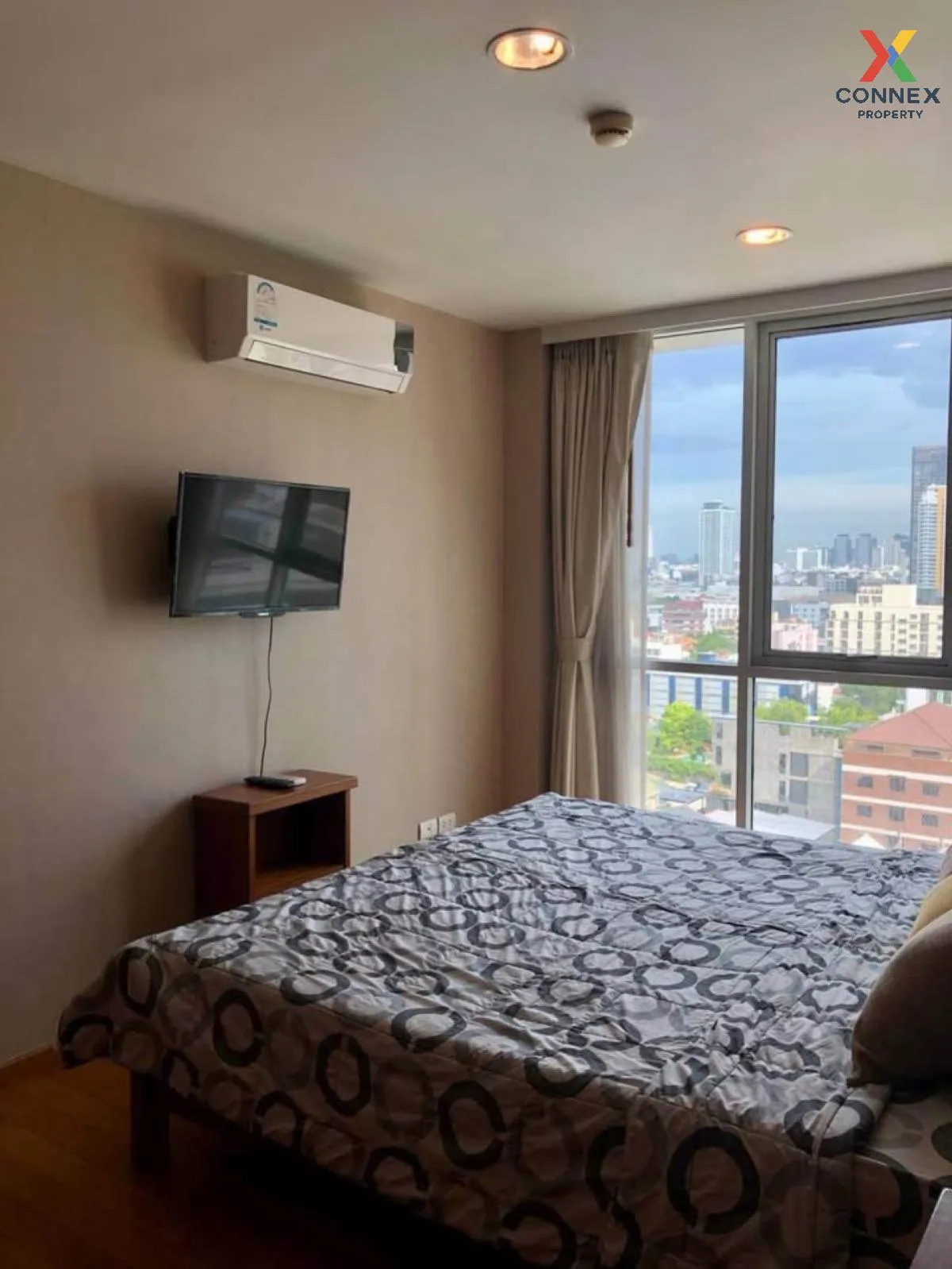 For Rent Condo , The Line Phahonyothin Park , nice view , high fl