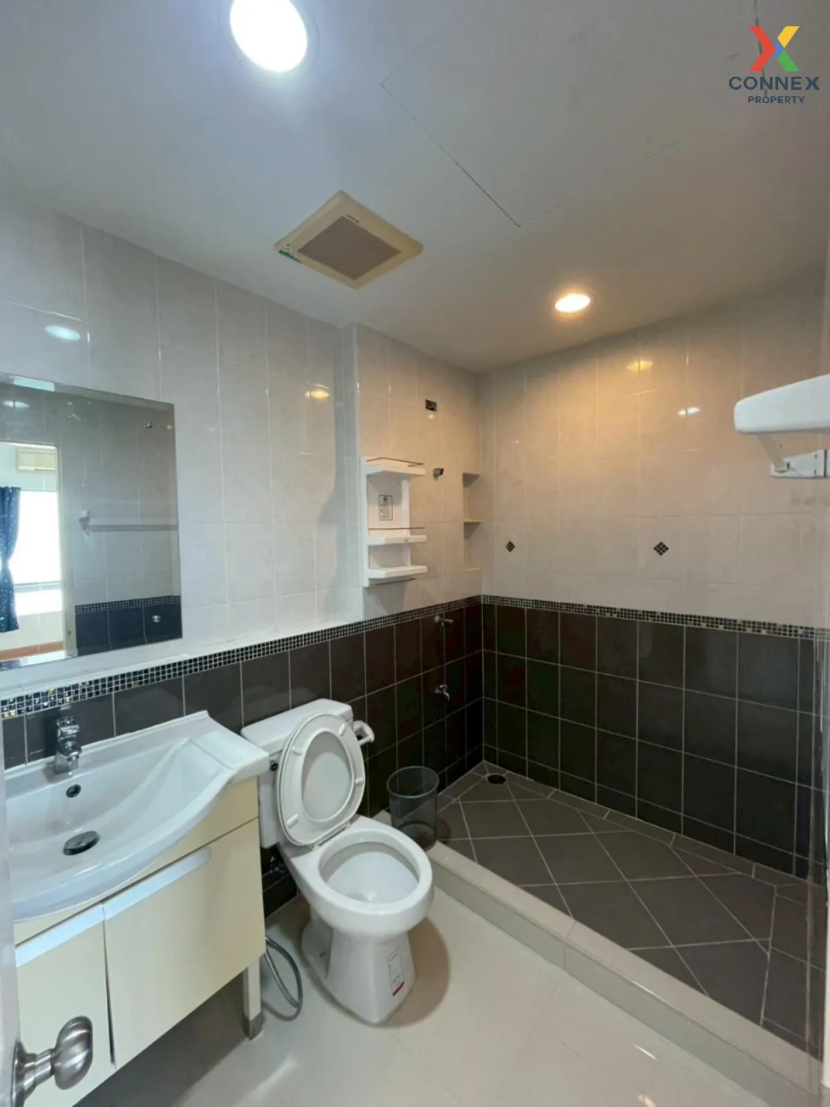 For Rent Townhouse/Townhome  , Baan Klang Muang S - Sense Srinakh