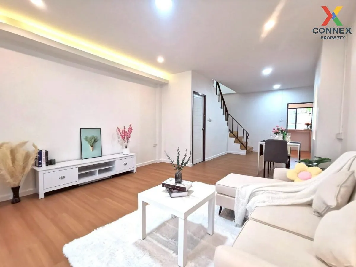 For Sale Townhouse/Townhome  , Phatthanchai , newly renovated , S