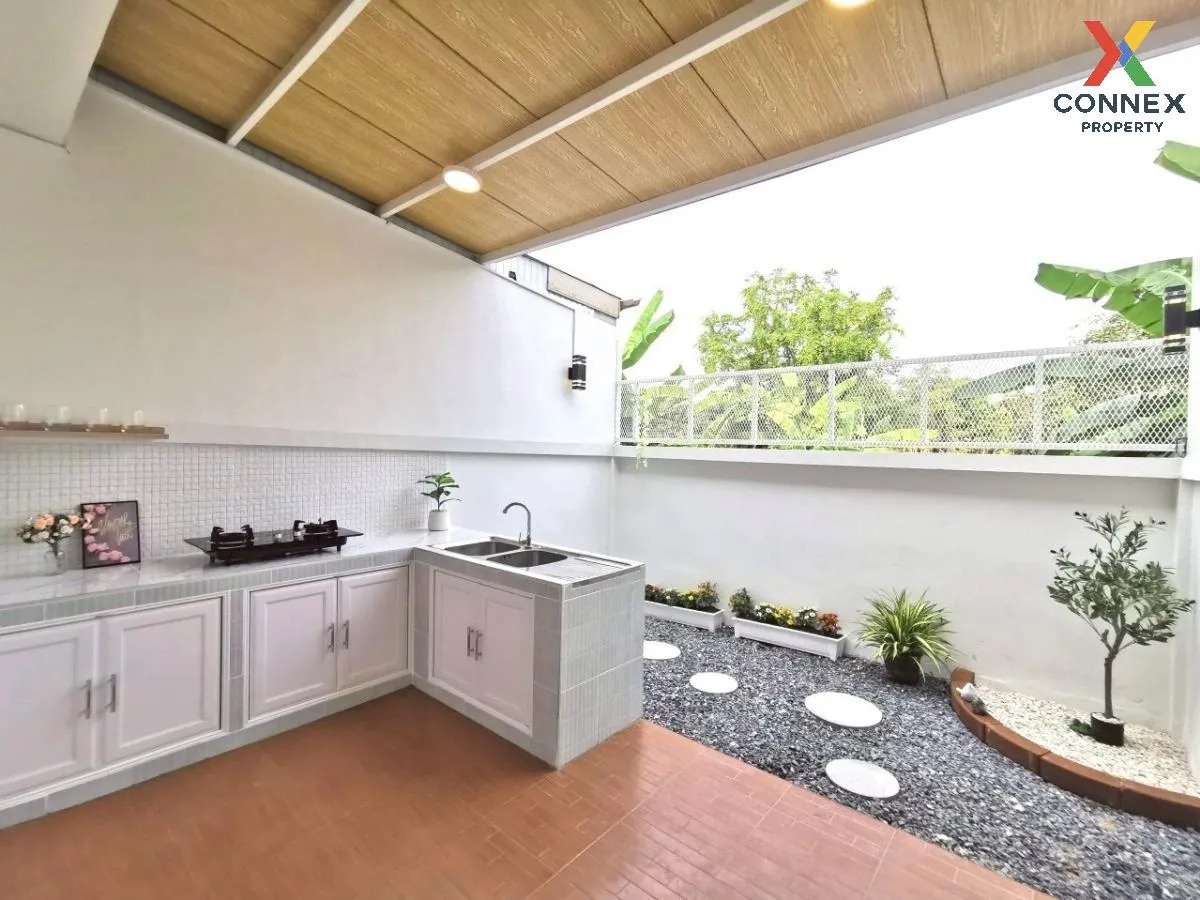 For Sale Townhouse/Townhome  , Phatthanchai , newly renovated , S