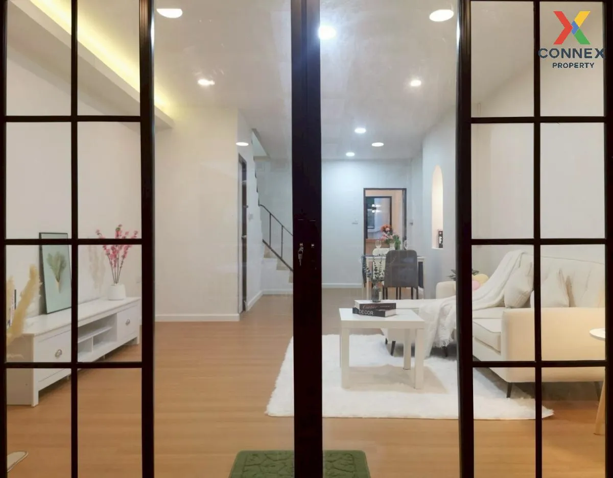 For Sale Townhouse/Townhome  , Phatthanchai , newly renovated , S