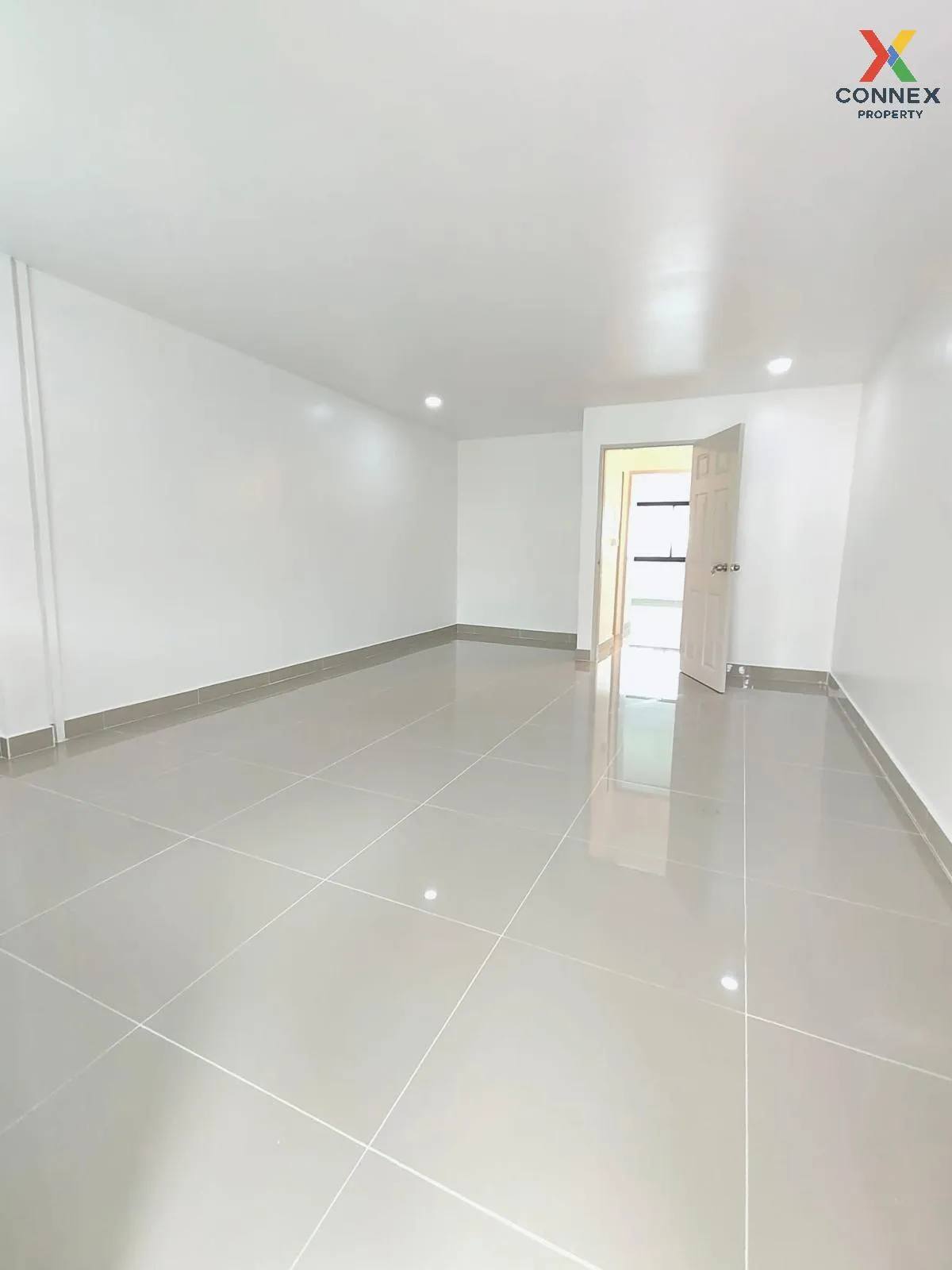 ขายทาวน์เฮ้าส์/ทาวน์โฮม  บ้านนครทอง ปาร์ควิว 3 รีโนเวทใหม่ บางบัว