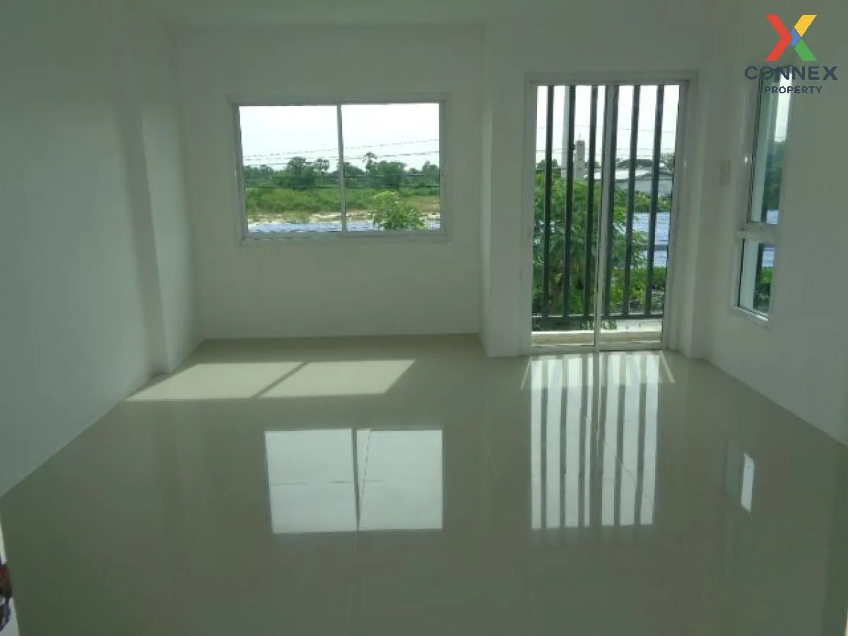 For Sale Commercial Building , Paragon Garden Home , corner unit  For Sale Commercial Building , Paragon Garden Home , corner unit  3