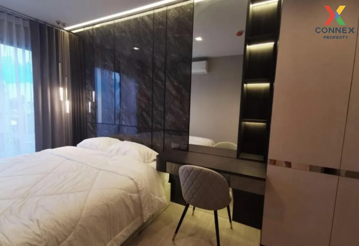 For Rent Condo , Life Asoke - Rama 9 , nice view , high floor , M