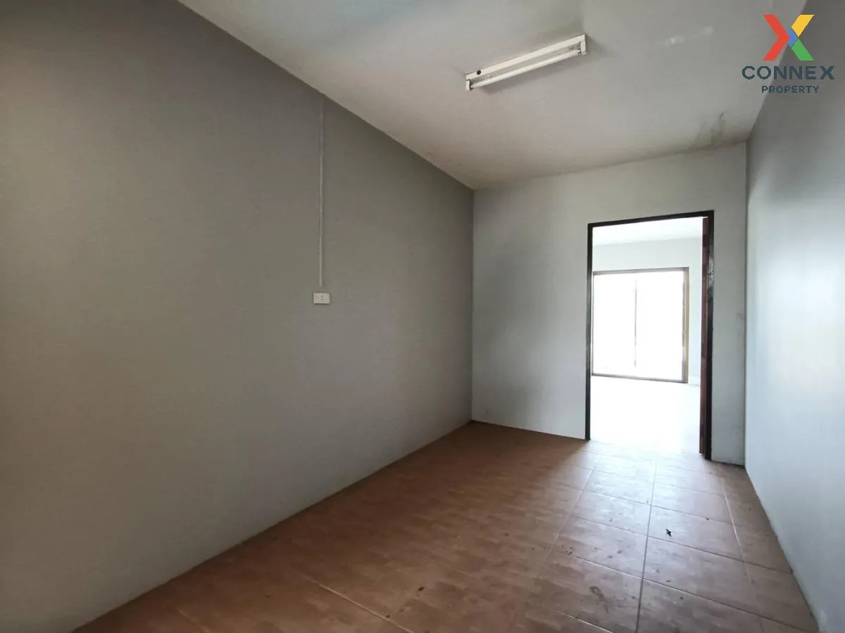 For Sale Commercial building, Watchara Road , corner unit , Krabi