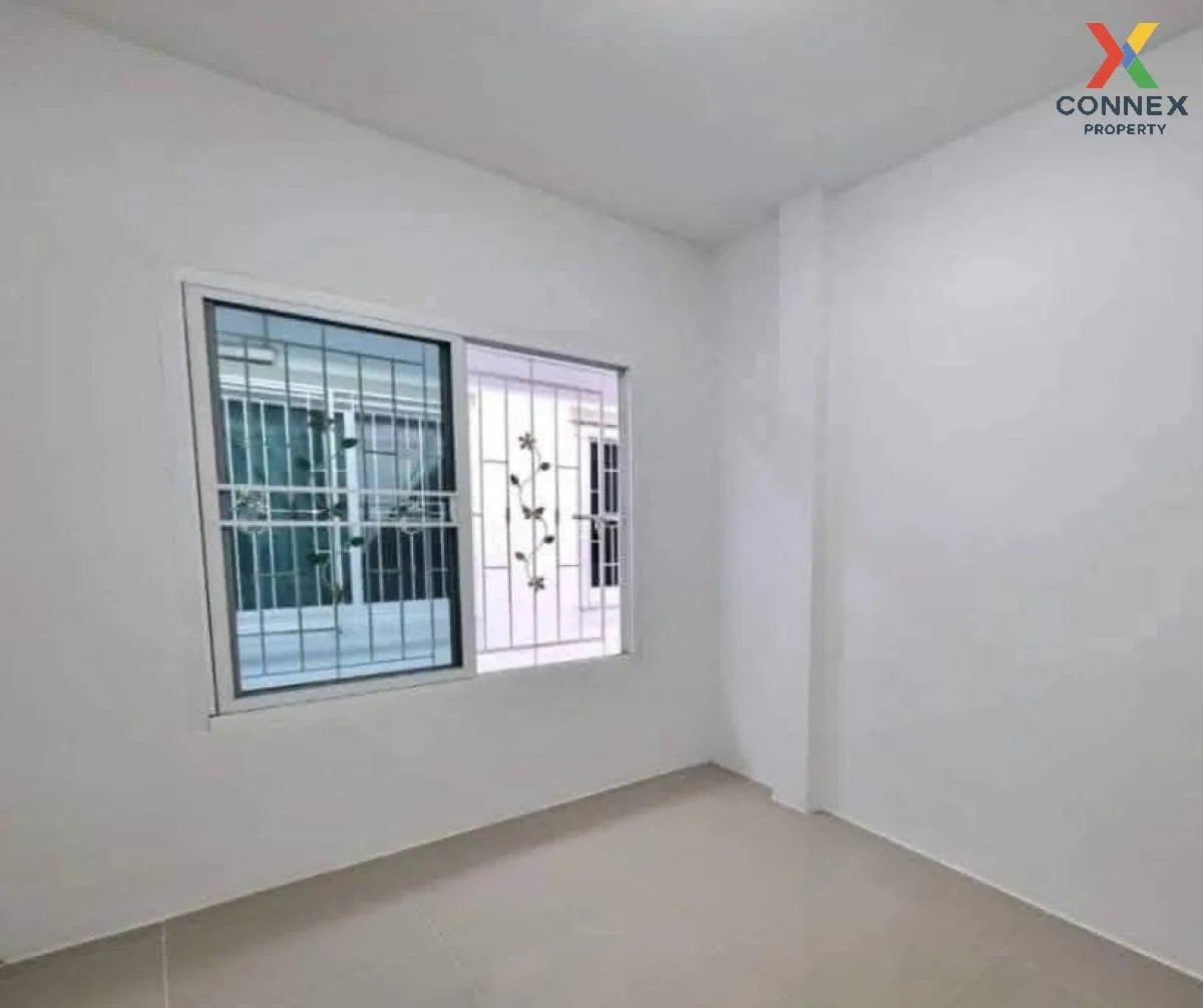 For Sale Townhouse/Townhome  , Wisetsuknakron 24 , Thung Khu , Th 4